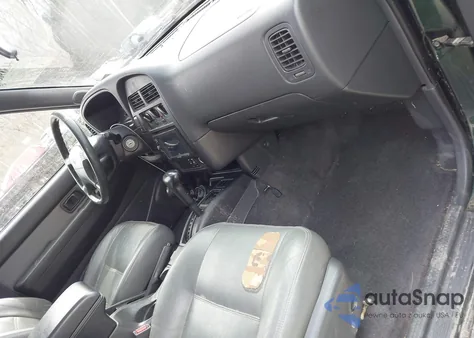 2000 Nissan Pathfinder Le/Se/Xe z USA, uszkodzony, nr VIN JN8AR07Y0YW441212